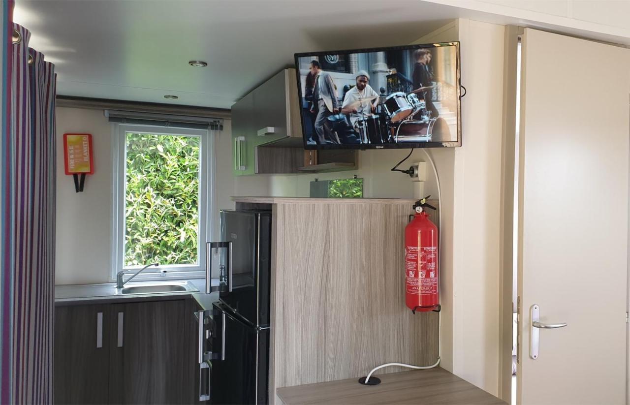 Mobil Home 6-8 Places Parcelle 4 Climatise Biville-sur-Mer Buitenkant foto