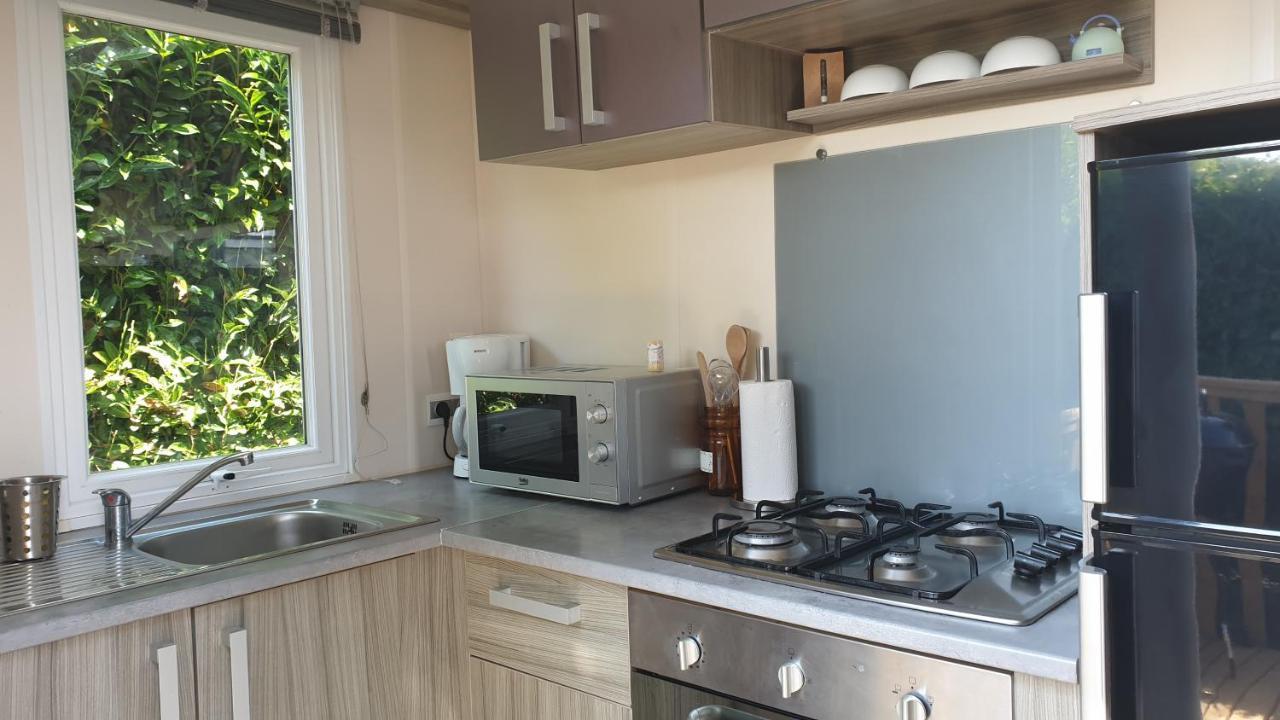 Mobil Home 6-8 Places Parcelle 4 Climatise Biville-sur-Mer Buitenkant foto